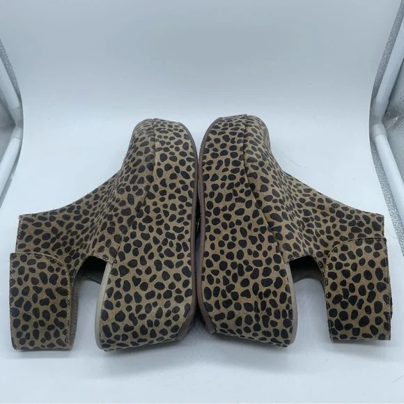 Chocolat Blu Tan and Black Wedge Shoes - Picture 6 of 11